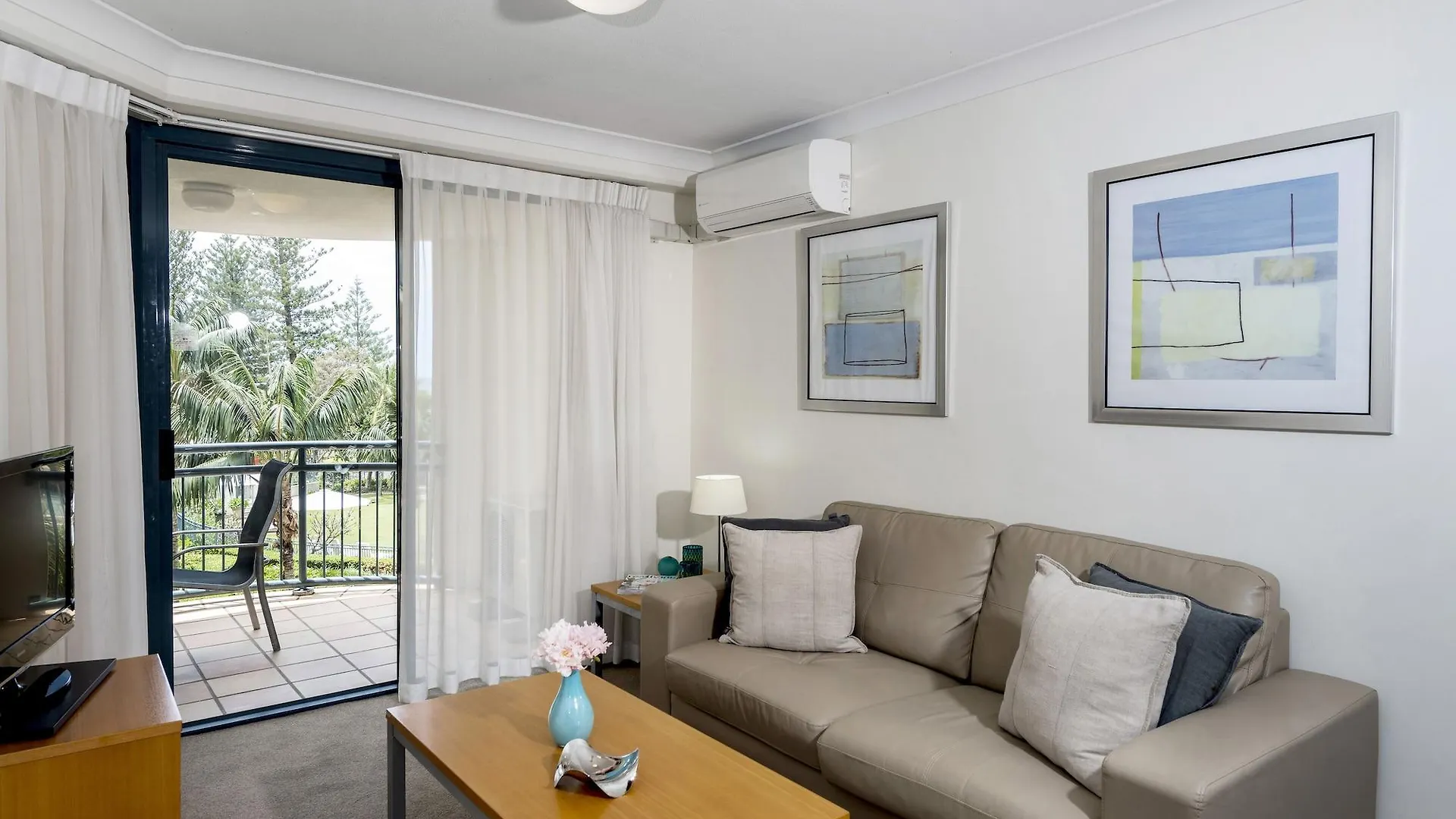 Oaks Gold Coast Calypso Plaza Suites 4*,  Australien