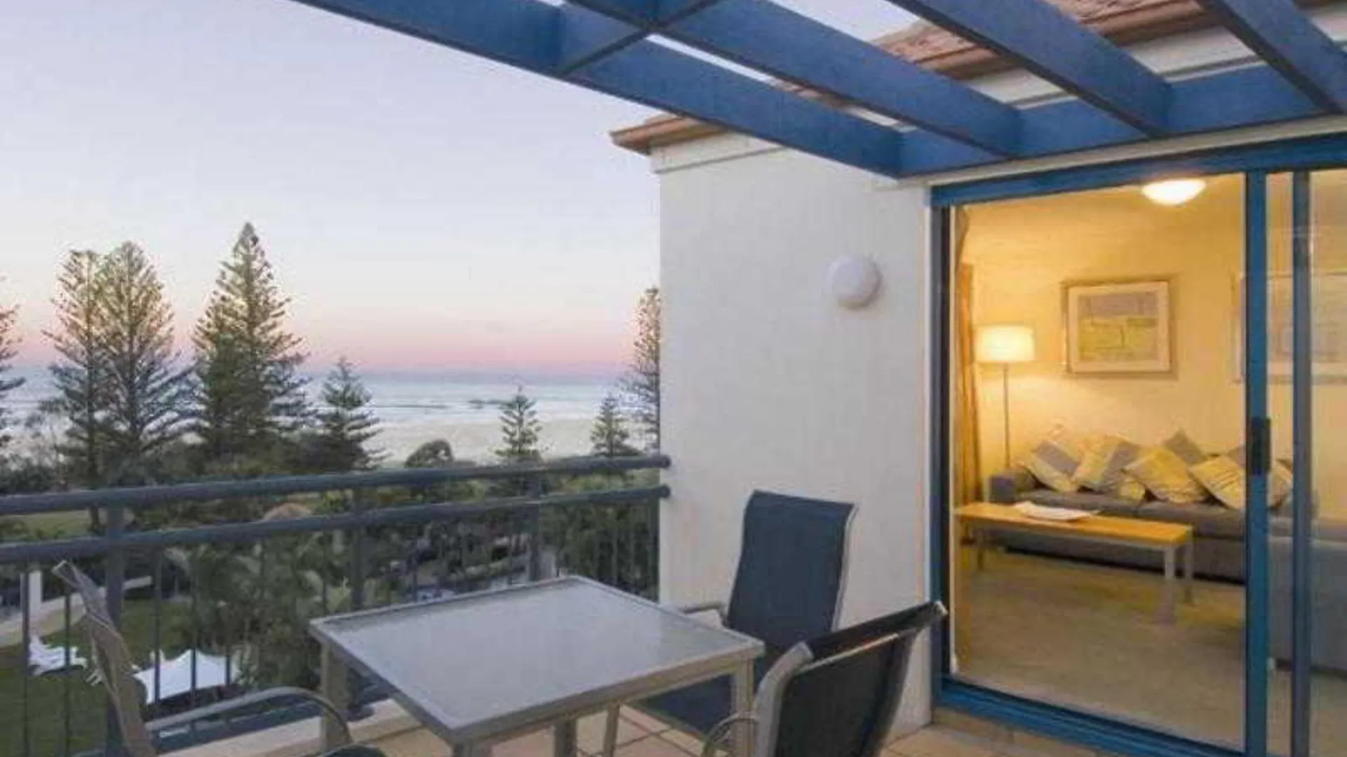 Oaks Gold Coast Calypso Plaza Suites 4*,  Australien